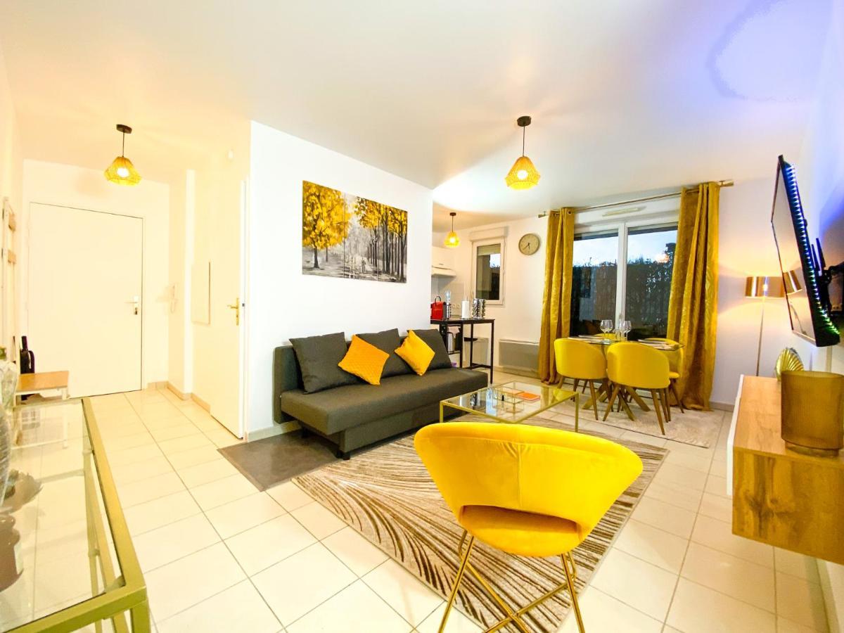 Apartamento The Golden House * Parking * Garden Corbeil-Essonnes Exterior foto